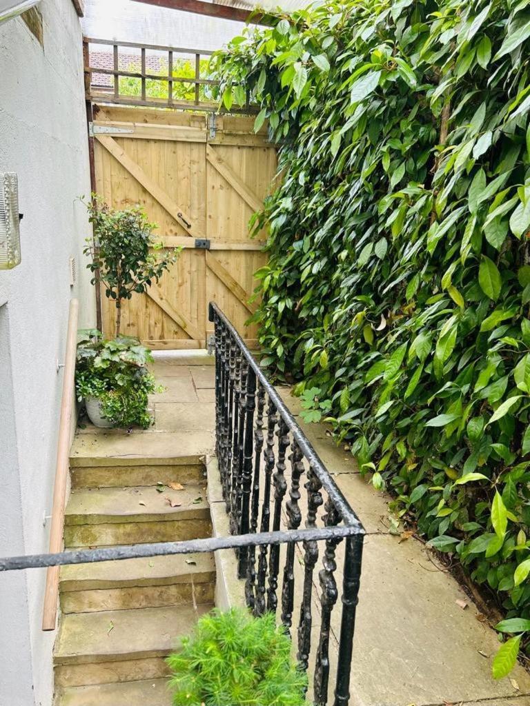 Spacious Comfortable Flat With Free Parking In East Finchley, Muswell Hill & Close To Alexandra Palace London Luaran gambar
